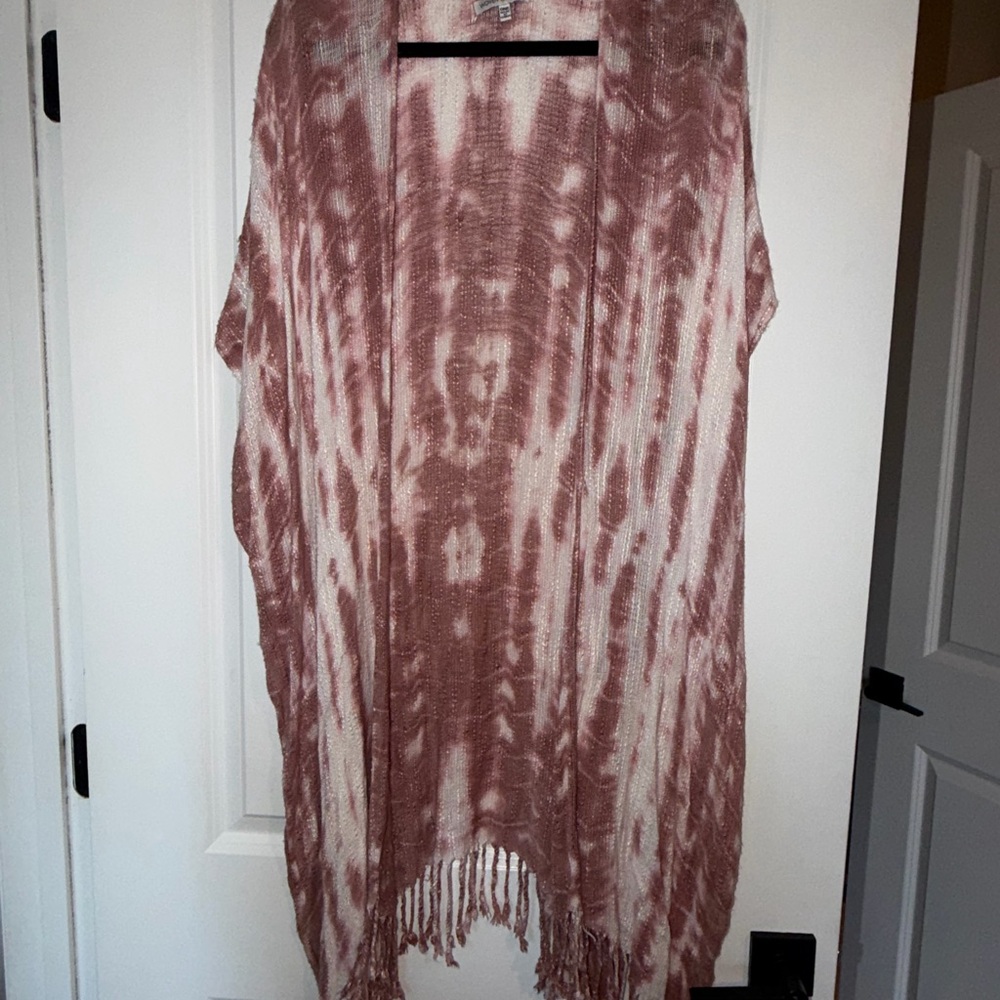 Woven Heart Mauve and Cream Tie-Dye Fringe Wrap